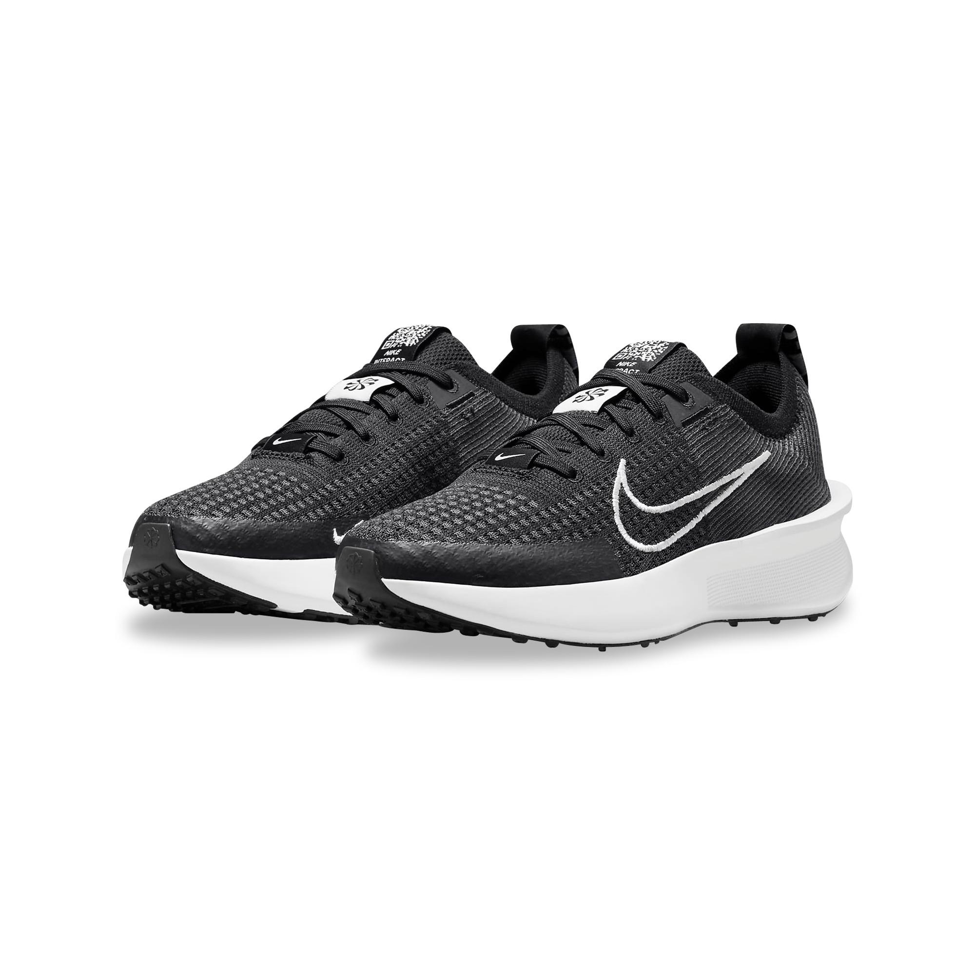 NIKE Interact Run Laufschuhe 