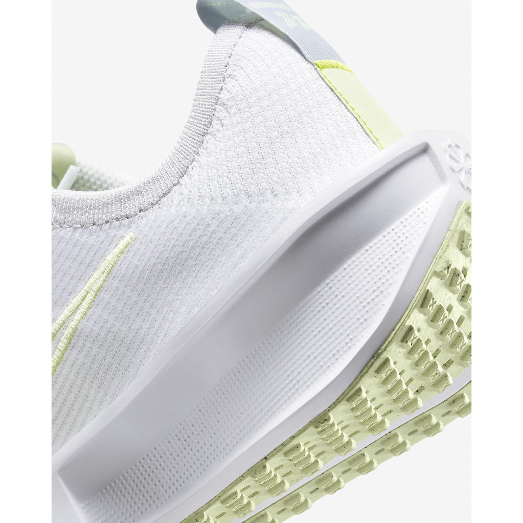 NIKE Wmns Interact Run Laufschuhe 