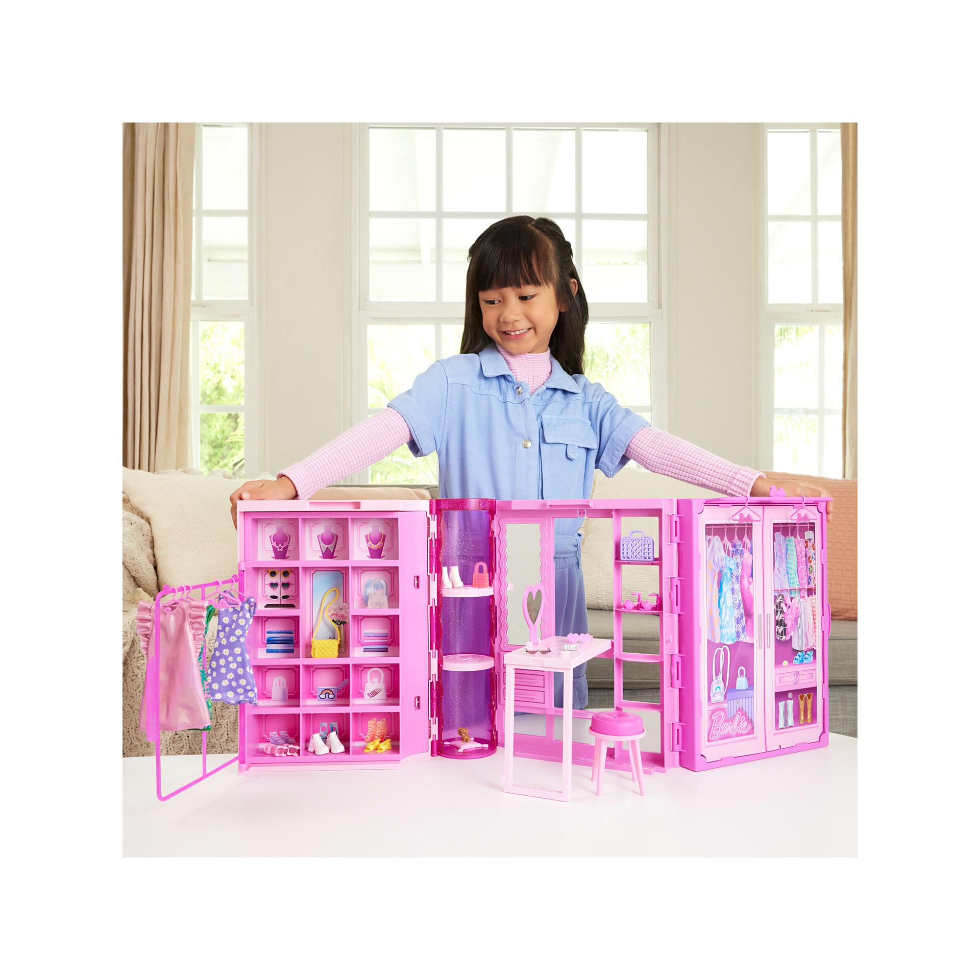 Barbie  Traumkleiderschrank mit Puppe, Spielset und Accessoires 