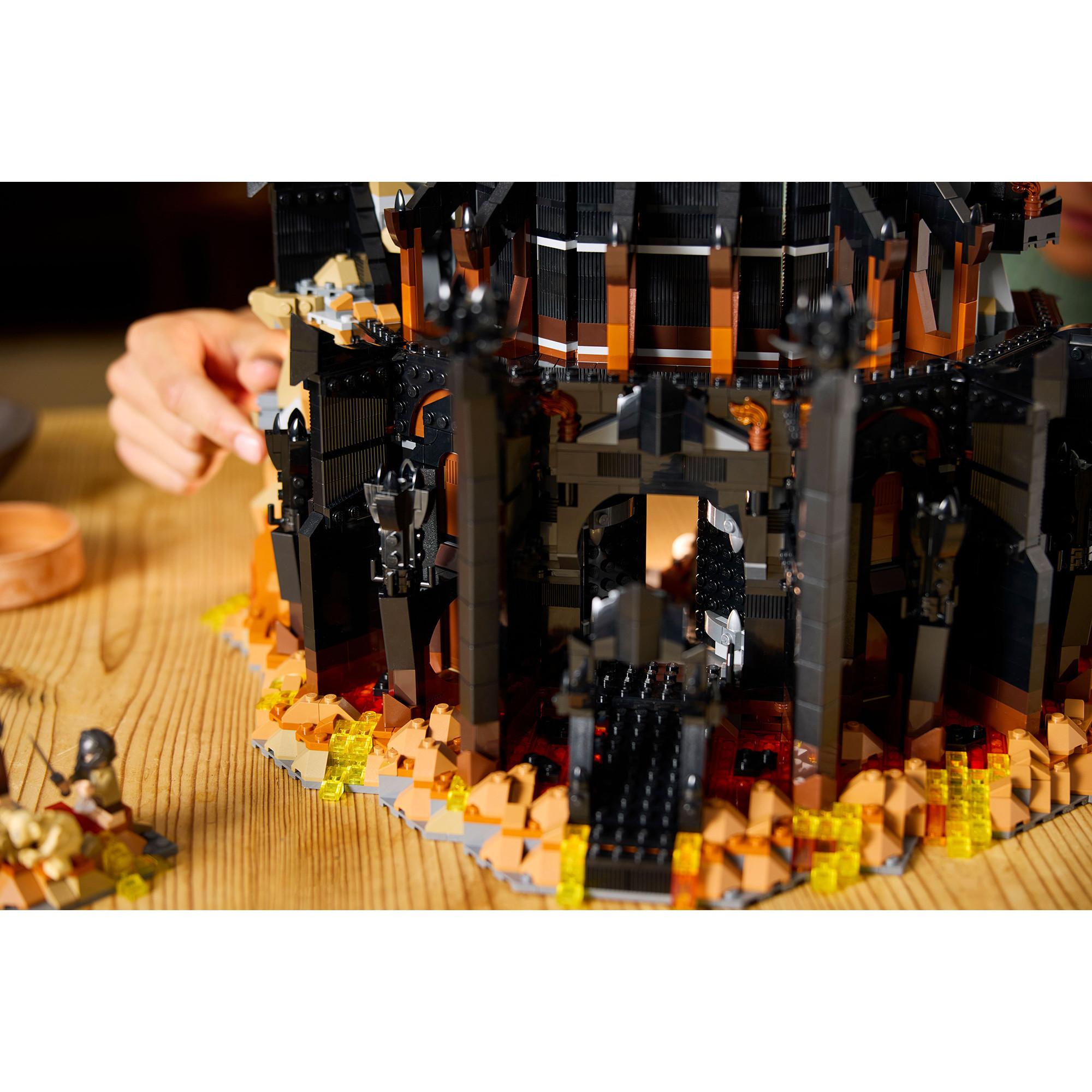 LEGO®  10333 Le Seigneur des Anneaux : Barad-dûr™ 