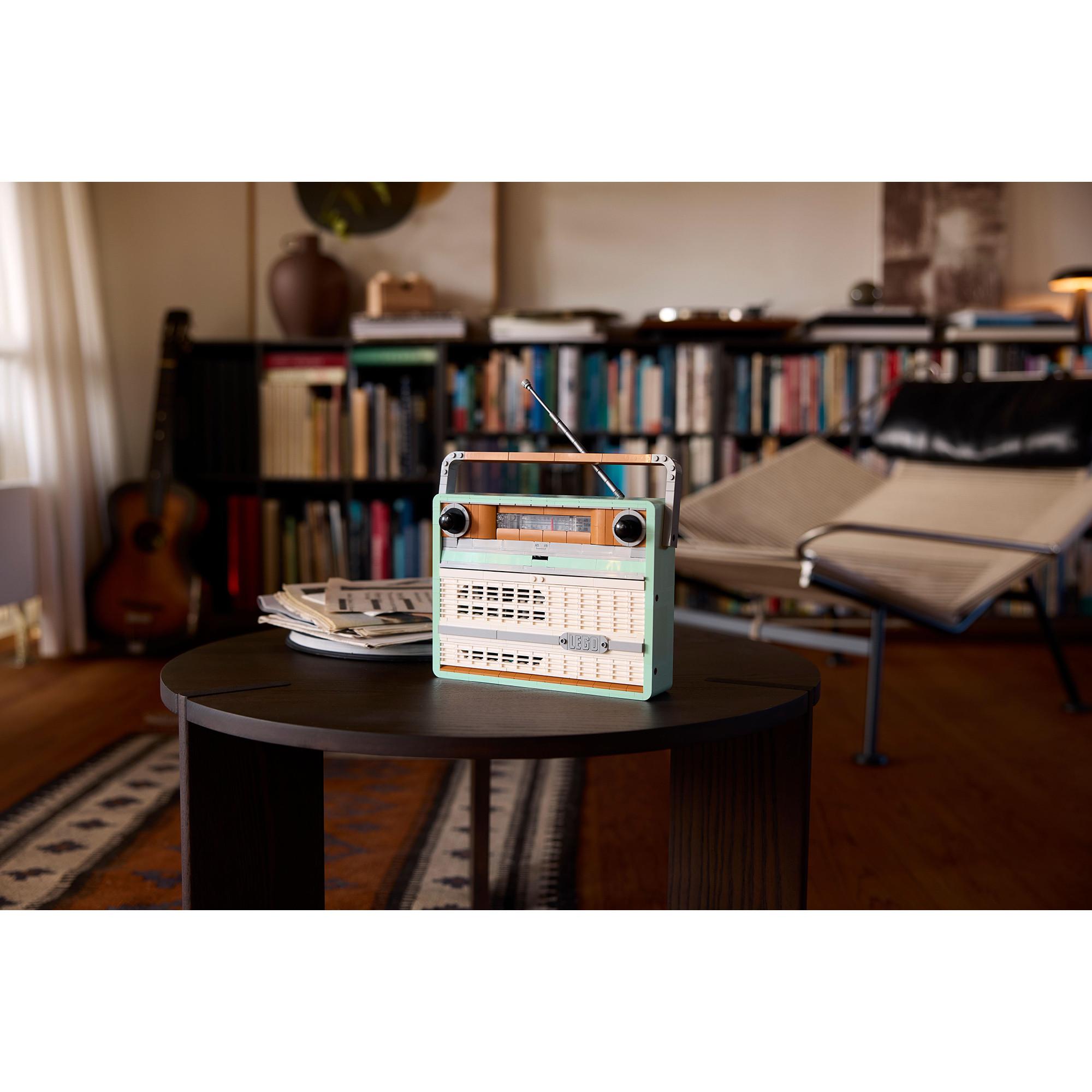 LEGO®  10334 Retro Kofferradio 