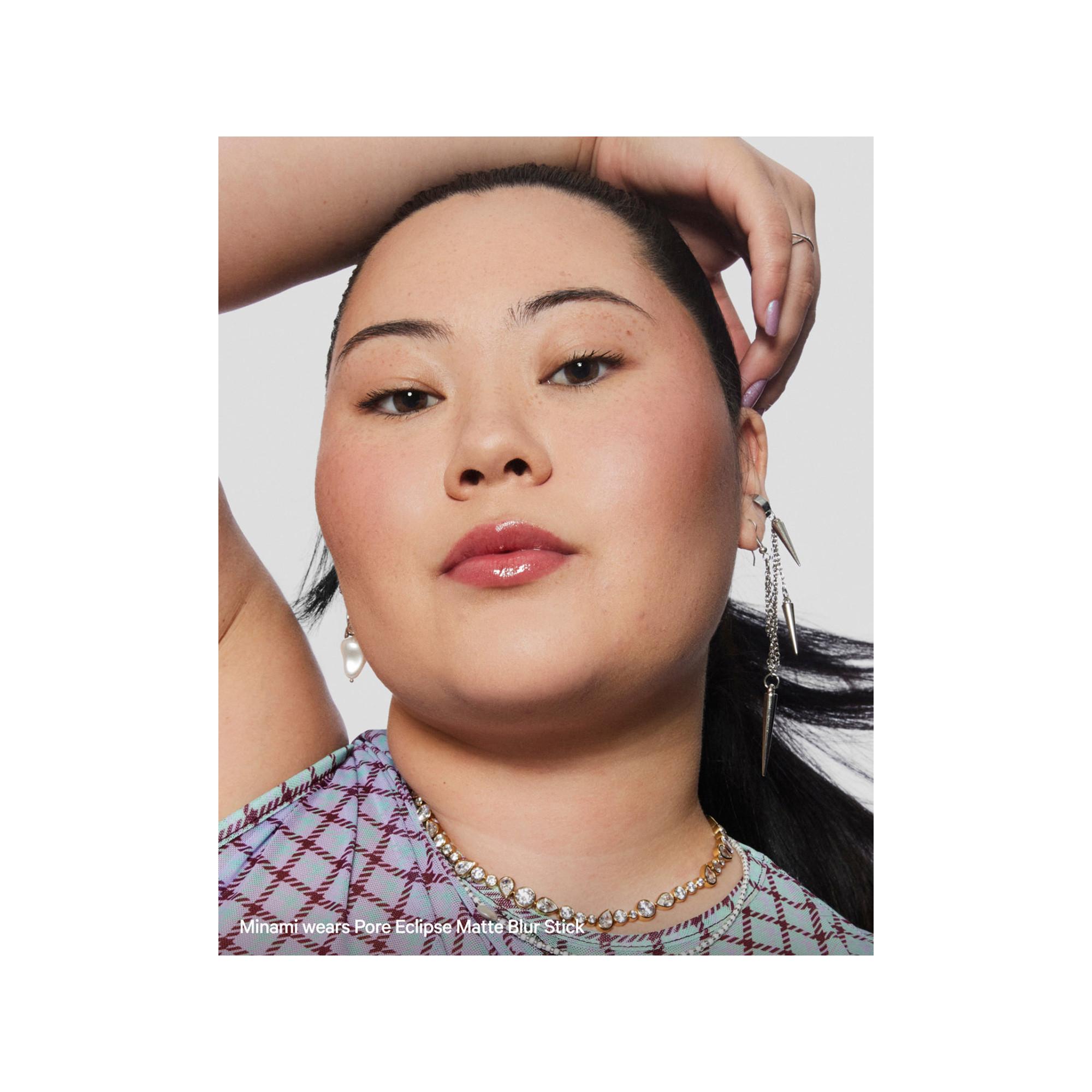 MILK  Pore Eclipse Matte Blur Stick - Nicht komedogener mattierender Stick 