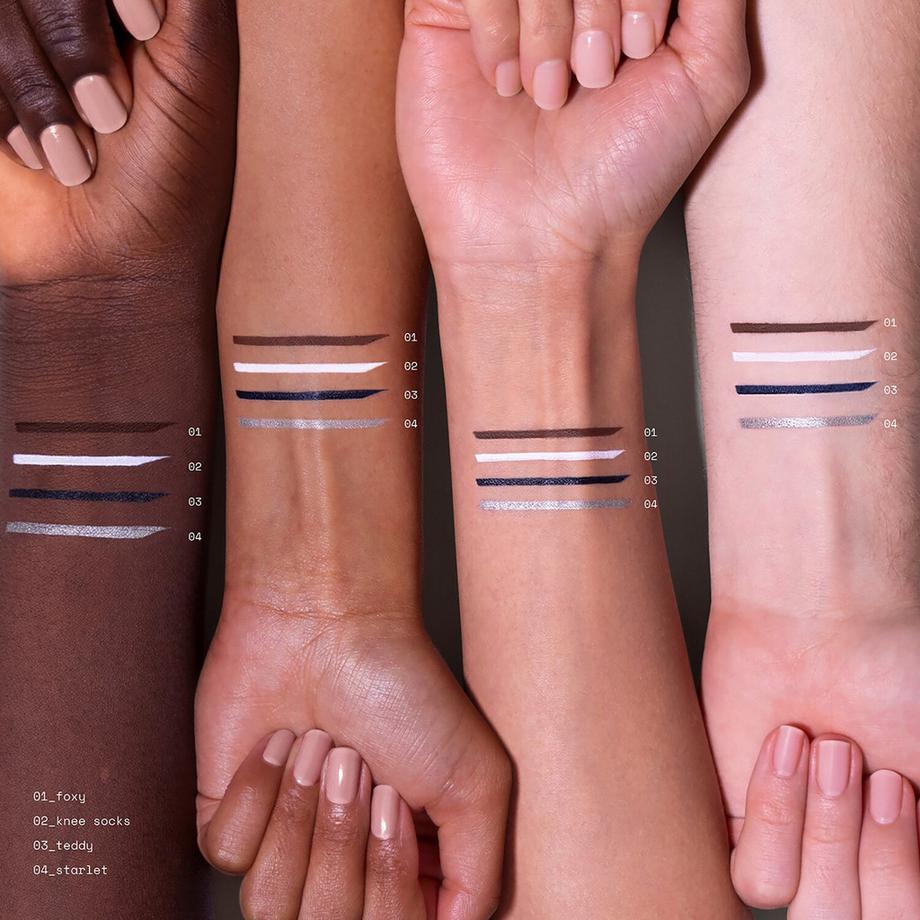 r.e.m.beauty  At the Borderline Eyeliner Marker - Flüssiger Eyeliner 