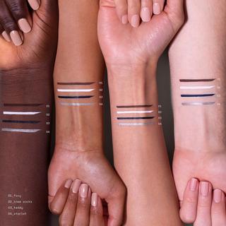 r.e.m.beauty  At the Borderline Eyeliner Marker - Flüssiger Eyeliner 