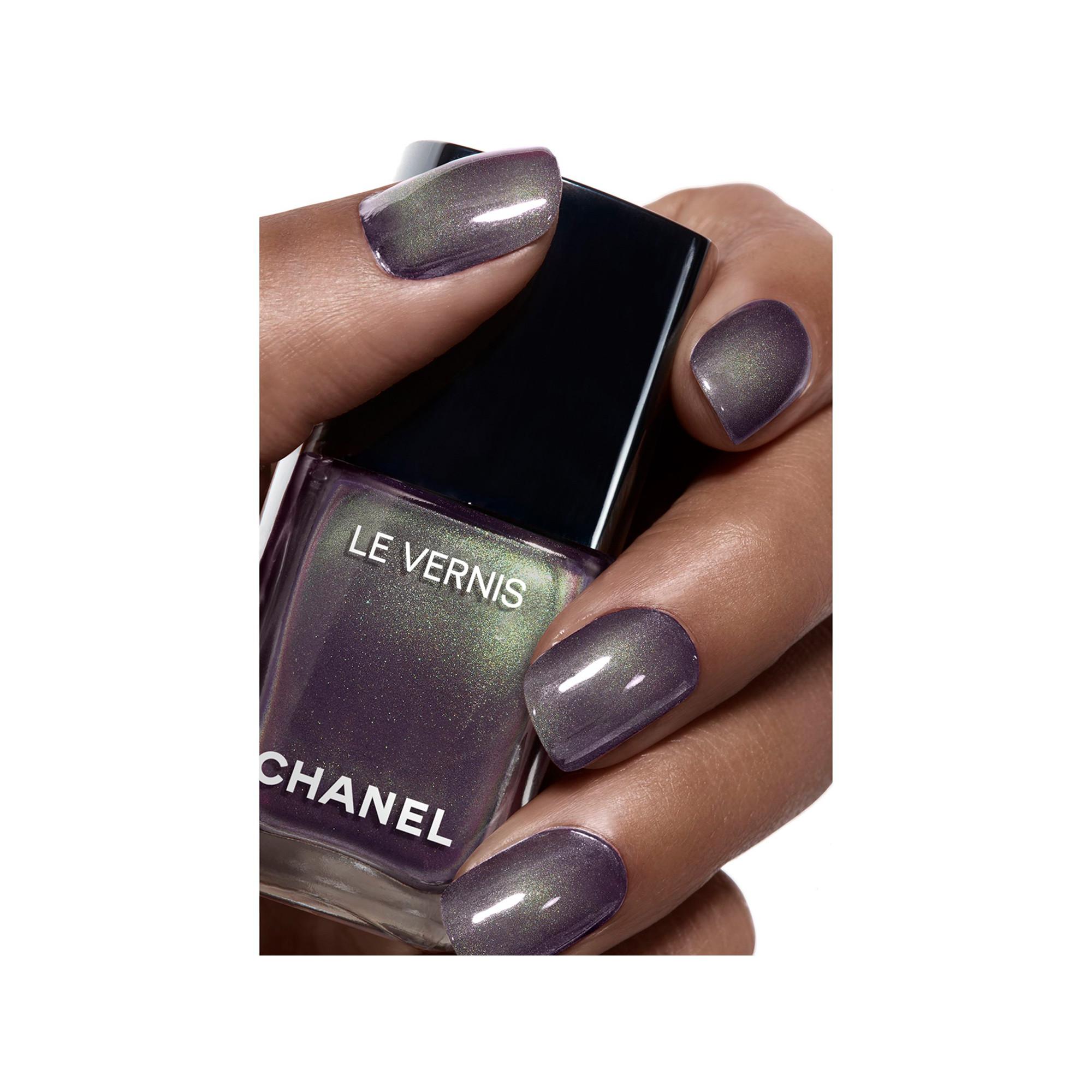 CHANEL LE VERNIS NAGELLACK – FARBE UND GLANZ MIT LANGEM HALT 