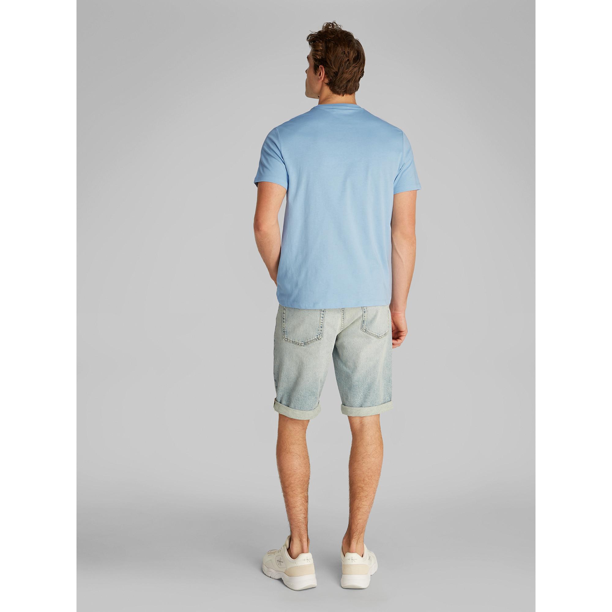 Calvin Klein Jeans  SS Smooth Cotton Solid Crew Neck T-Shirt 