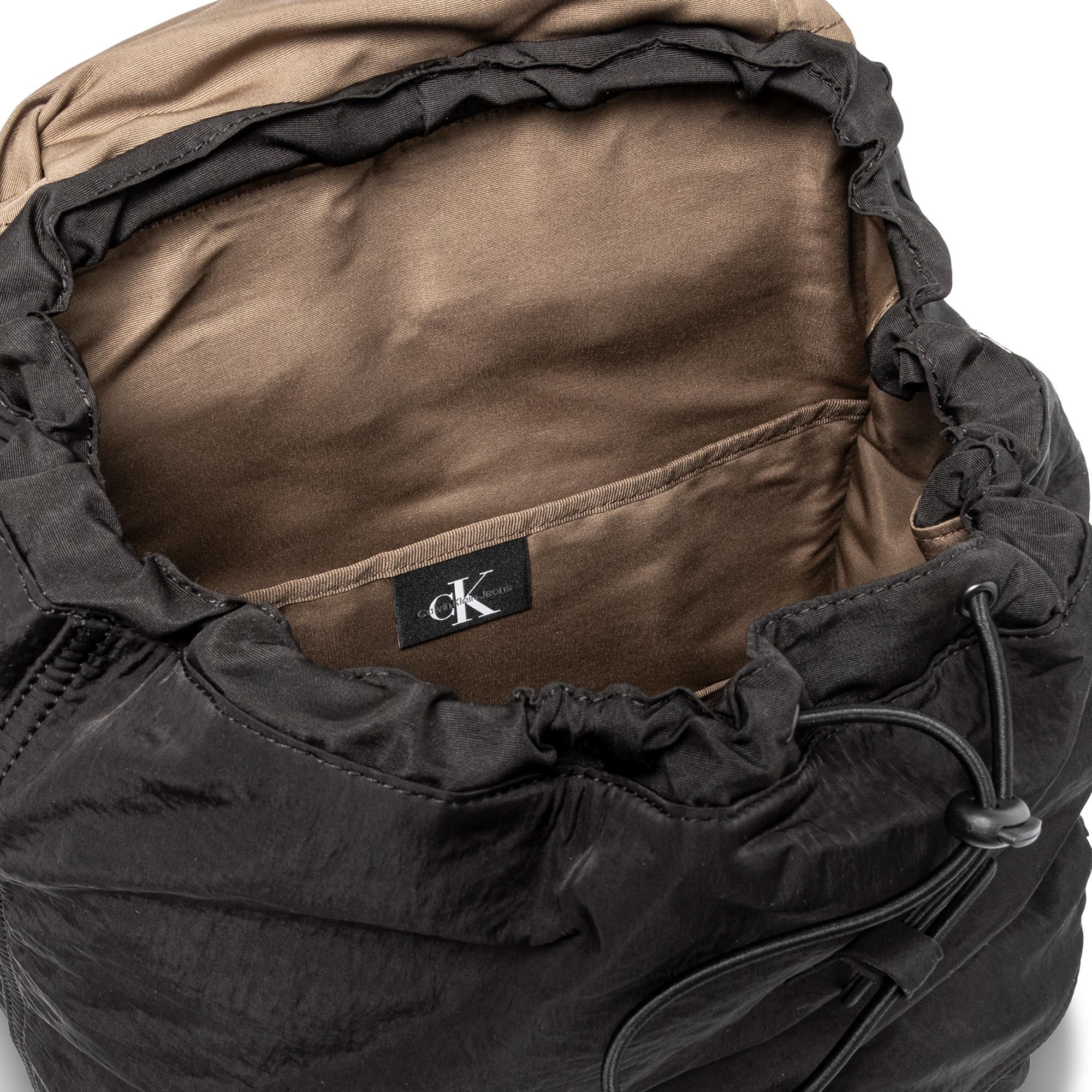 Calvin Klein Jeans METRO NYLON FLAP BP 43 NY Rucksack 