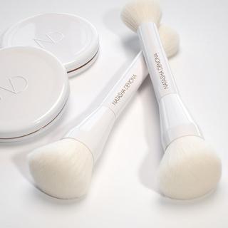 NATASHA DENONA  HY-GEN FACE BRUSH - Pinceau visage et enlumineur à deux extrémités 