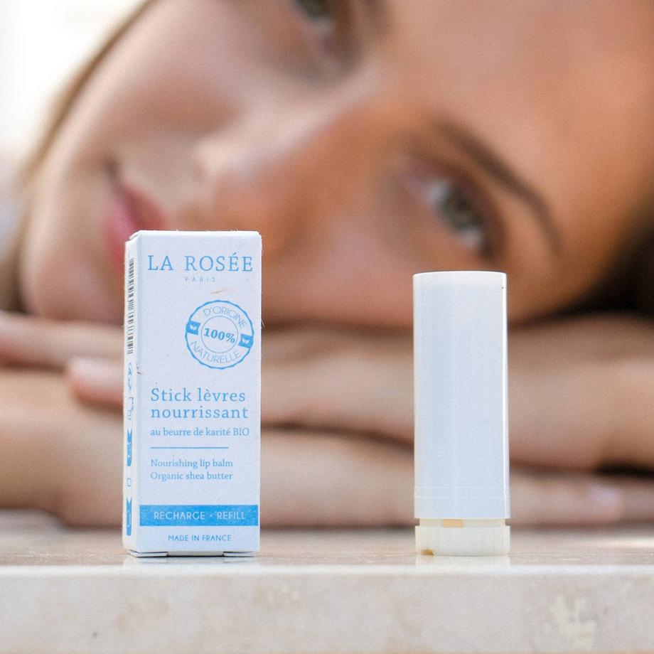 La Rosée  Recharge Stick Lèvres Nourrissant Au Beurre De Karité Bio  