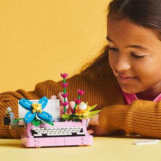 LEGO®  31169 La machine à écrire avec des fleurs 