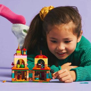 LEGO®  43261 Mini-casa Encanto 