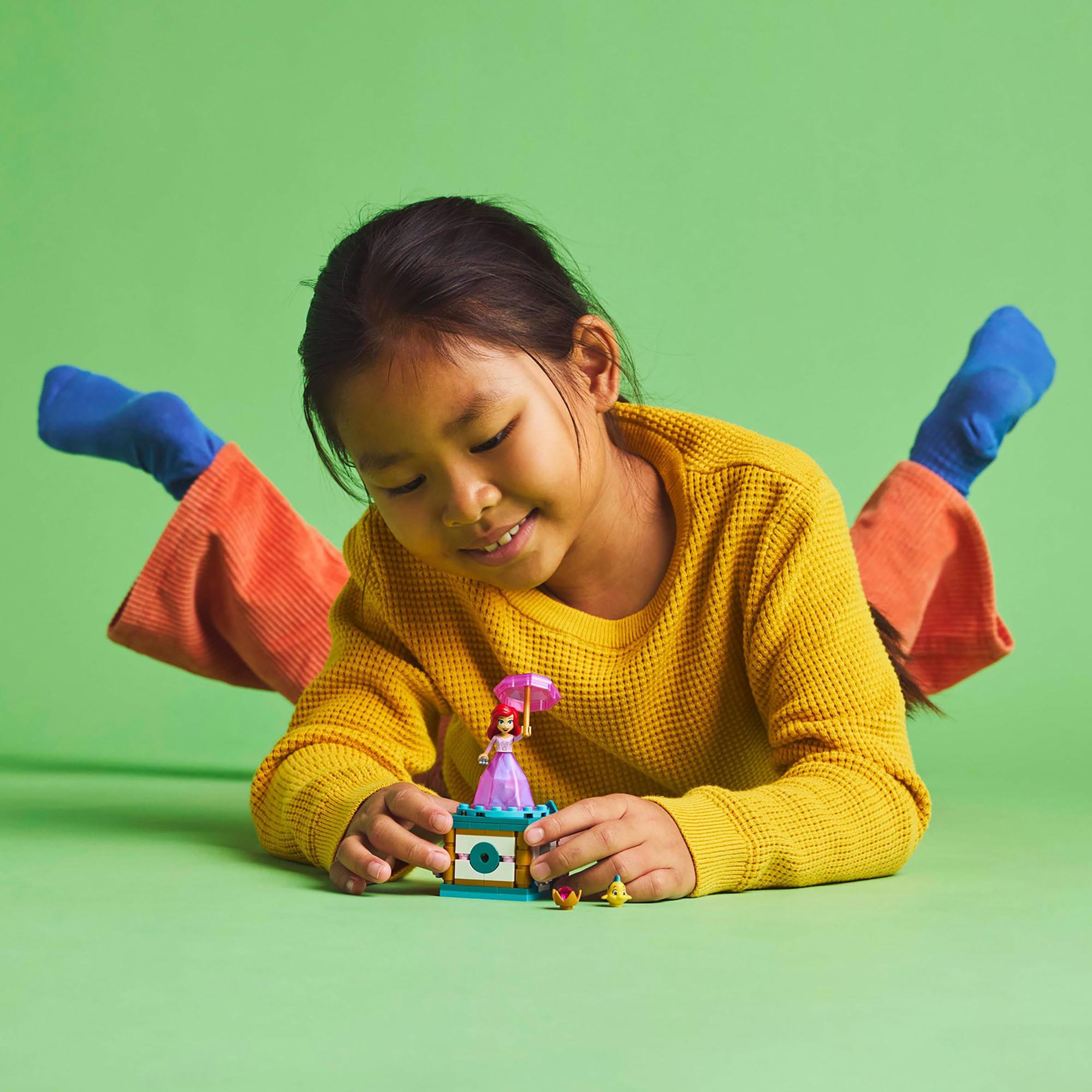 LEGO®   43259 Ariel tournoyante 