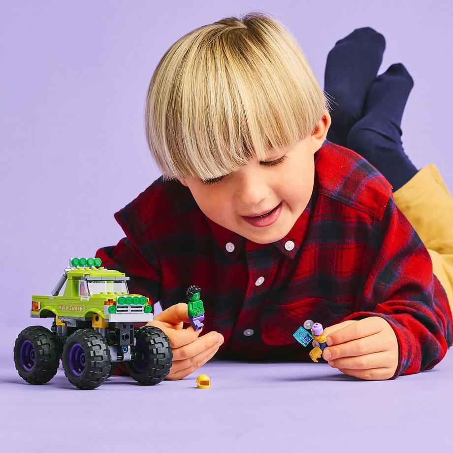 LEGO®  76312 Truck di Hulk contro Thanos 