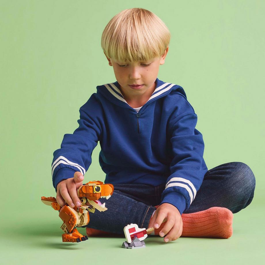 LEGO®  76967 Petite Mangeuse : la femelle T. rex 