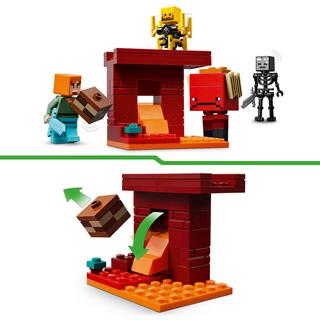 LEGO®  21266 Das Lava-Duell im Nether 