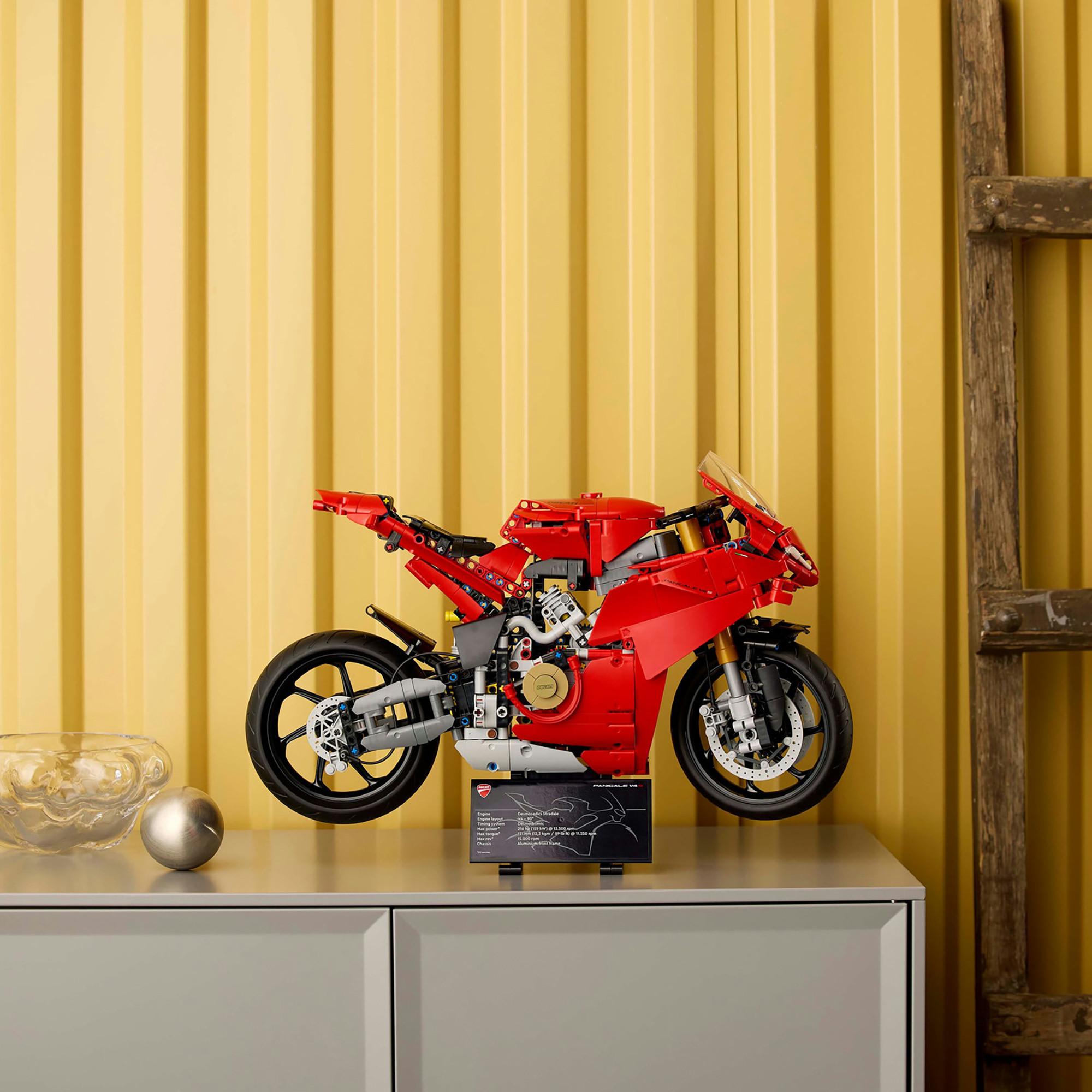 LEGO®  42202 Motocicletta Ducati Panigale V4 S 