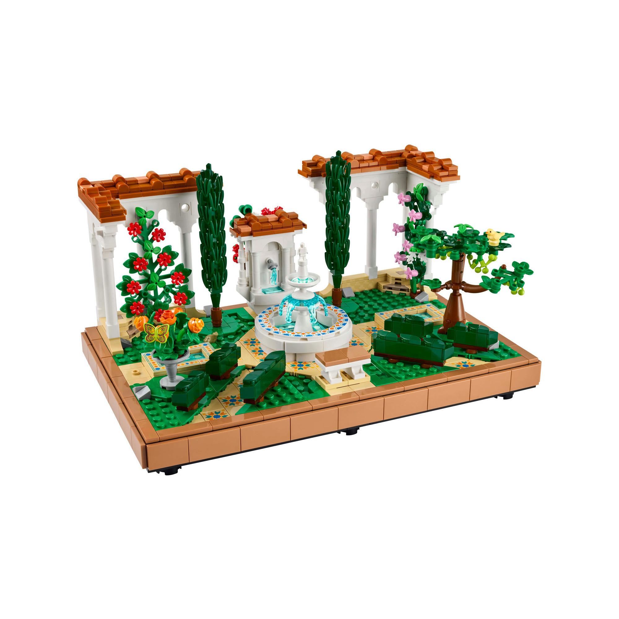 LEGO®  10359 Il giardino della fontana 