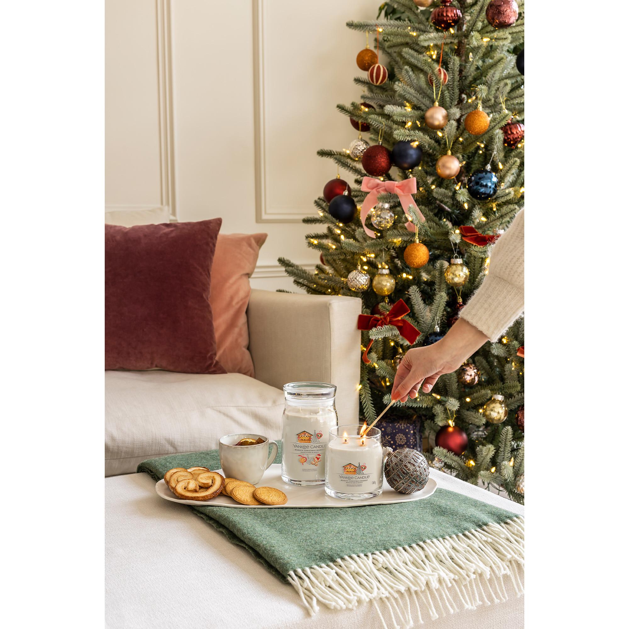 YANKEE CANDLE Duftkerze im Glas London Christmas Tea 