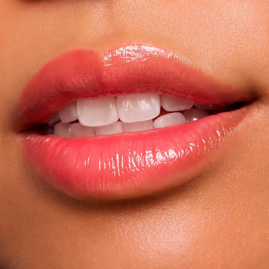 essence Juicy Bomb Glossy Butter Balm 