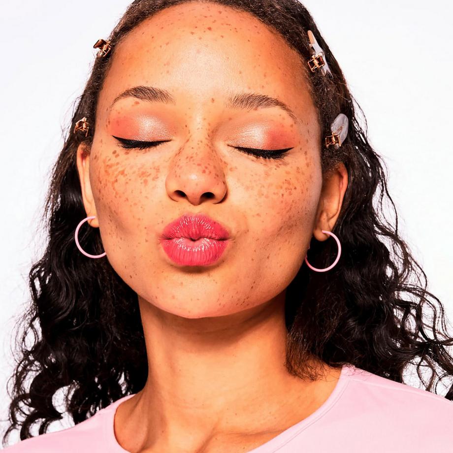 essence Juicy Bomb Glossy Butter Balm 