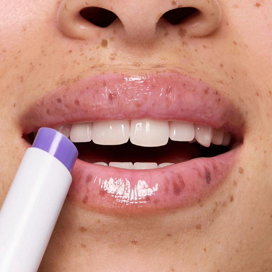 essence Juicy Bomb Glossy Butter Balm 