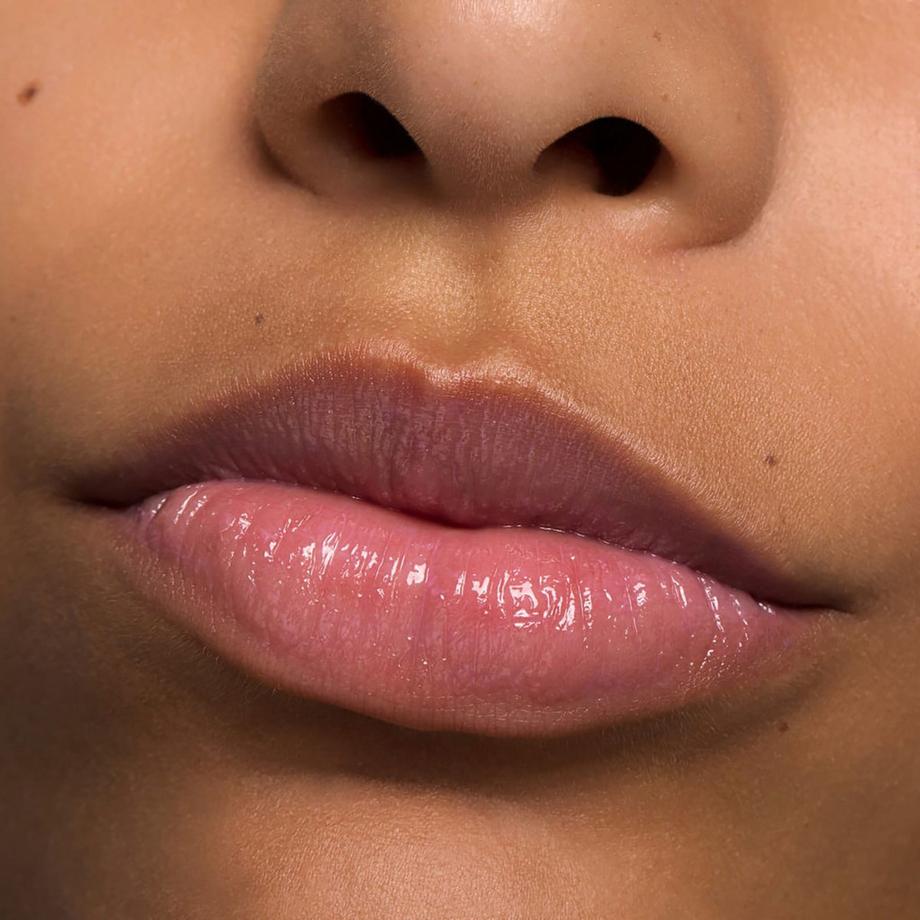 essence Juicy Bomb Glossy Butter Balm 