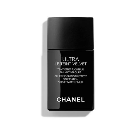 CHANEL ULTRA LE TEINT VELVET TEINT MIT WEICHZEICHNER-EFFEKT. SAMTIG-MATTES FINISH. 