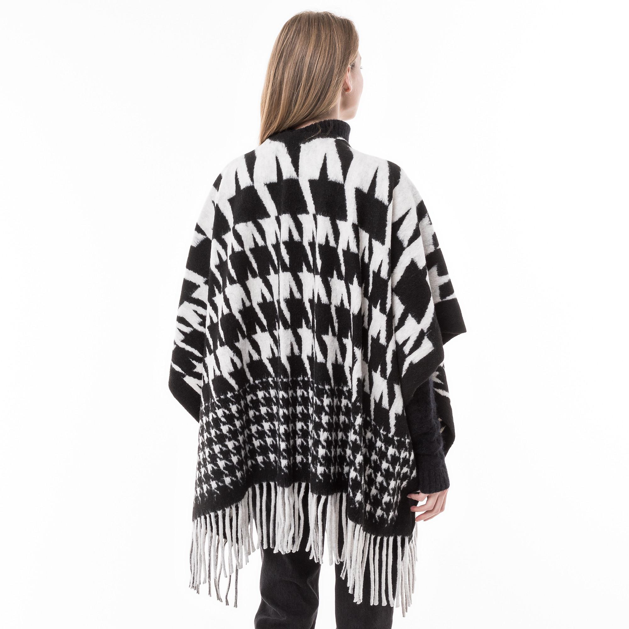 Manor Woman  Poncho 