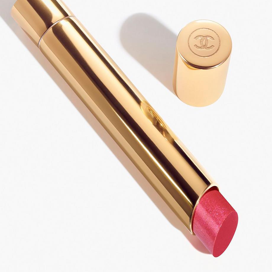 CHANEL ROUGE ALLURE L’EXTRAIT FARBINTENSIVER LIPPENSTIFT. KONZENTRIERTE LEUCHTKRAFT UND PFLEGE. NACHFÜLLBAR 