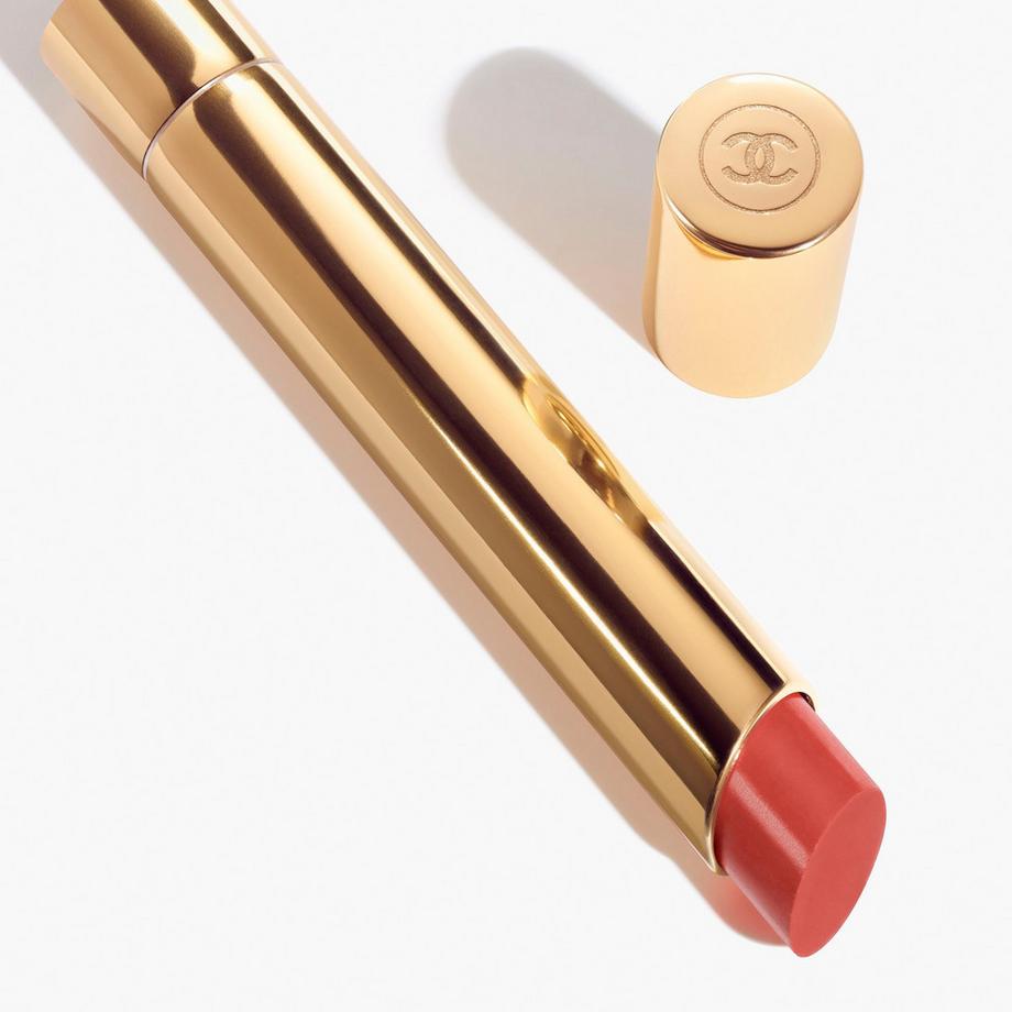 CHANEL ROUGE ALLURE L’EXTRAIT FARBINTENSIVER LIPPENSTIFT. KONZENTRIERTE LEUCHTKRAFT UND PFLEGE. NACHFÜLLBAR 
