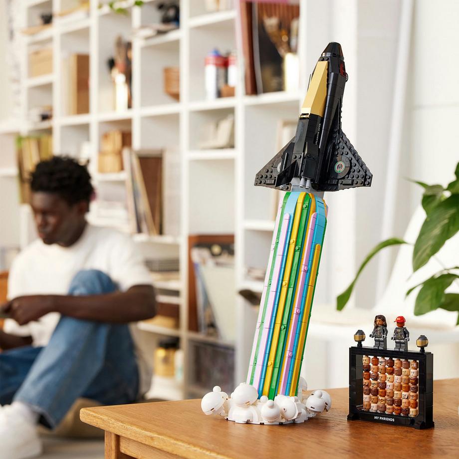 LEGO®   10391 La tête dans les étoiles avec Pharrell Williams 