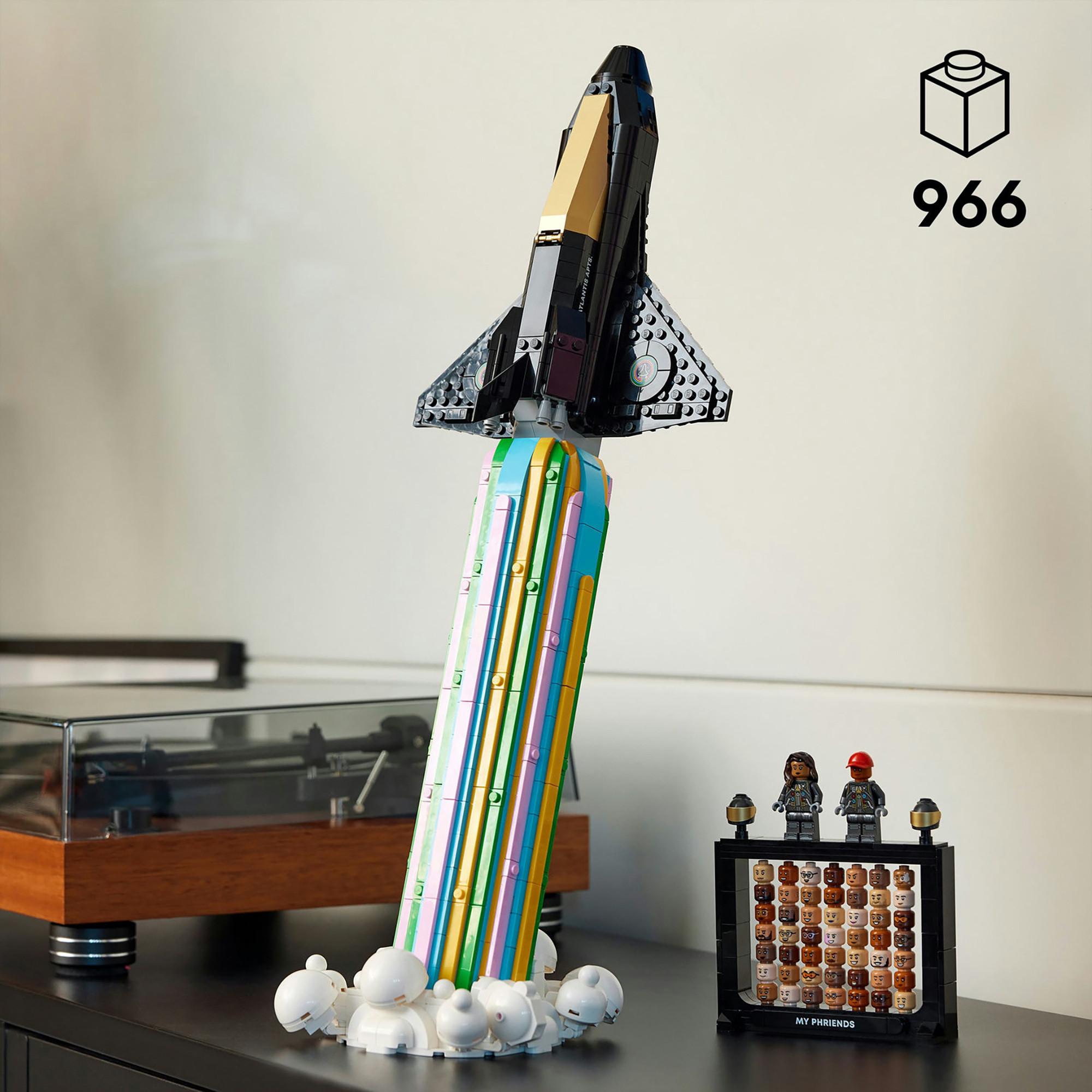 LEGO®  10391 Sulla Luna con Pharrell Williams 