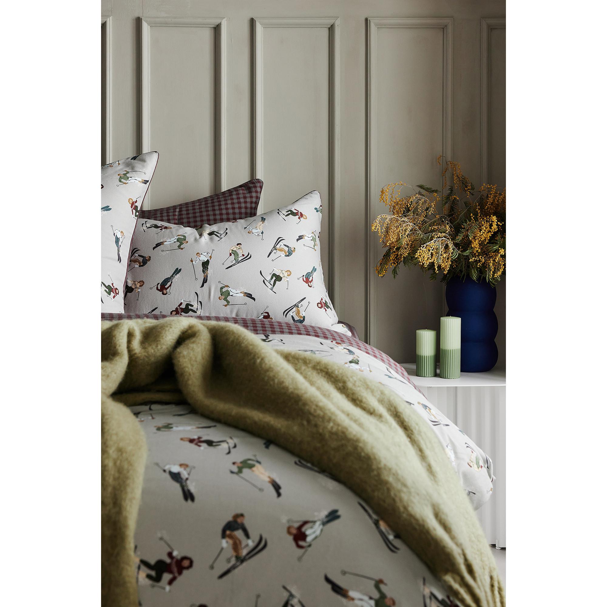 Olivier Desforges Hors Piste Kissenbezug mit Skifahrer-Muster  