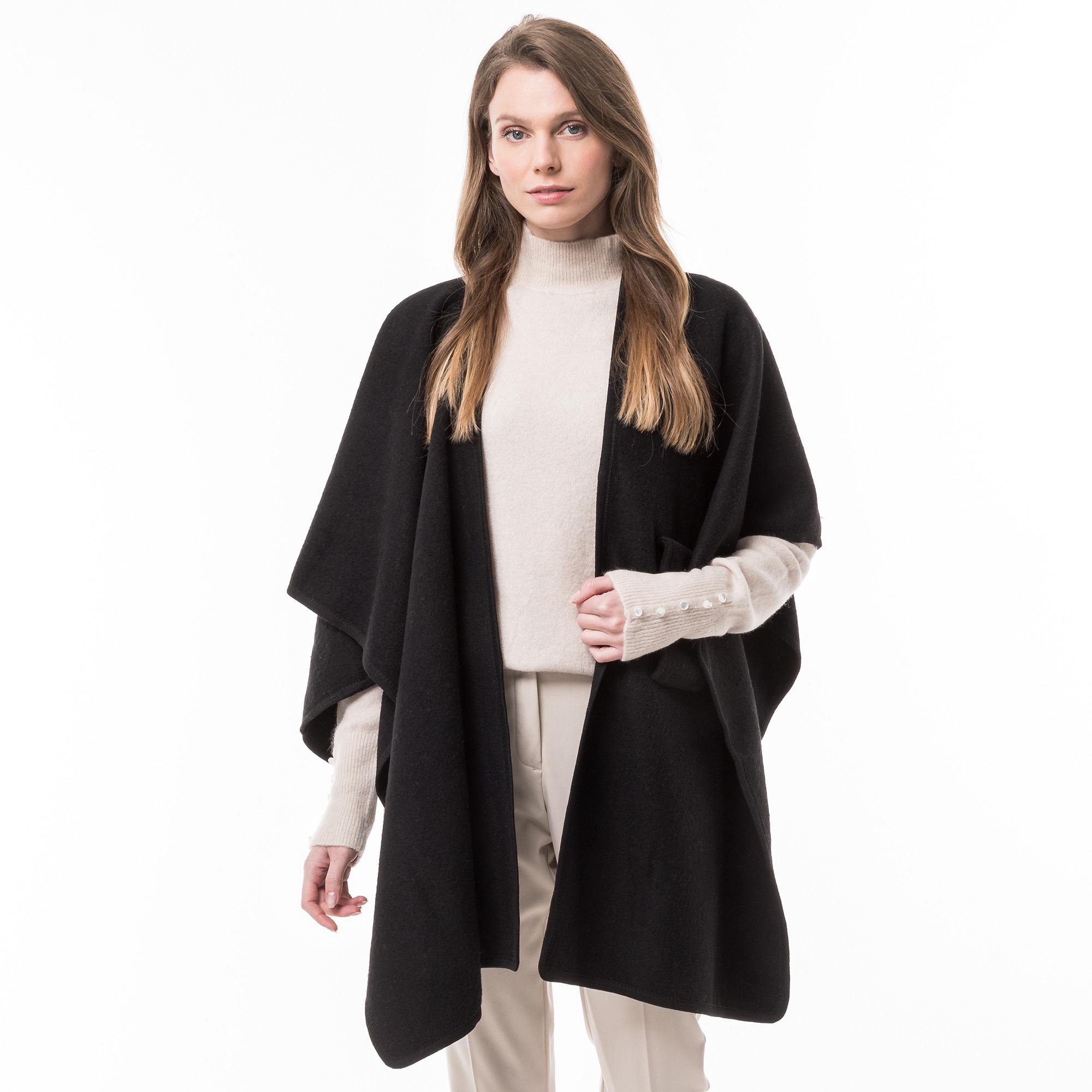 Manor Woman  Poncho 