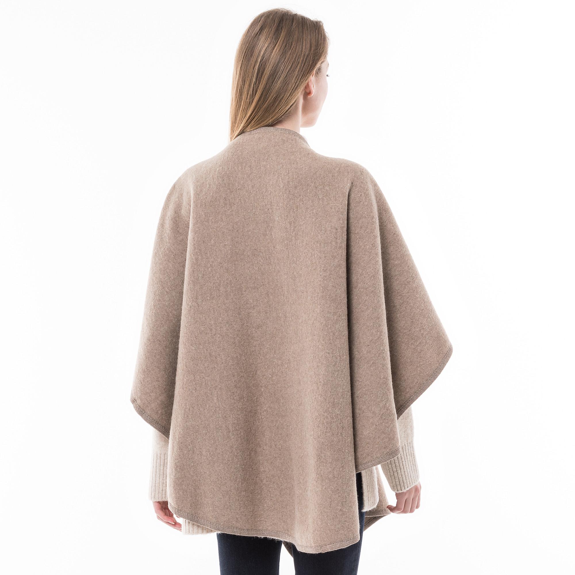 Manor Woman  Poncho 