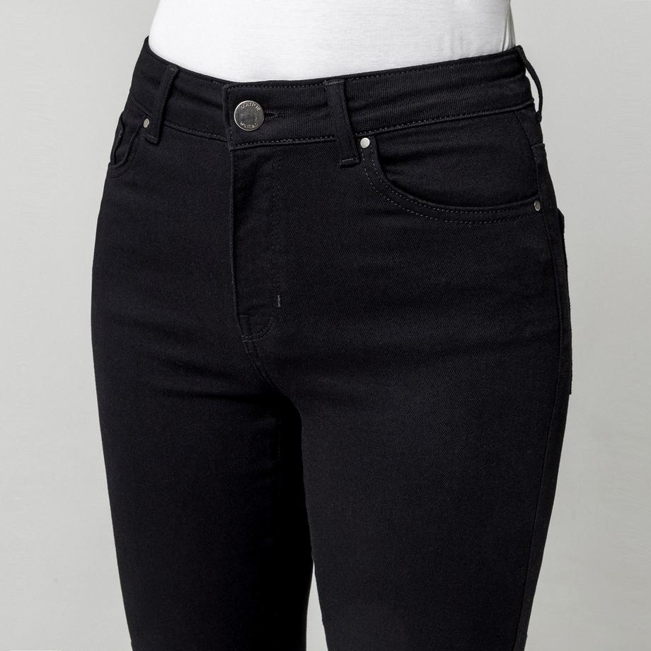Manor Woman Straight Leg Fit Jeans  