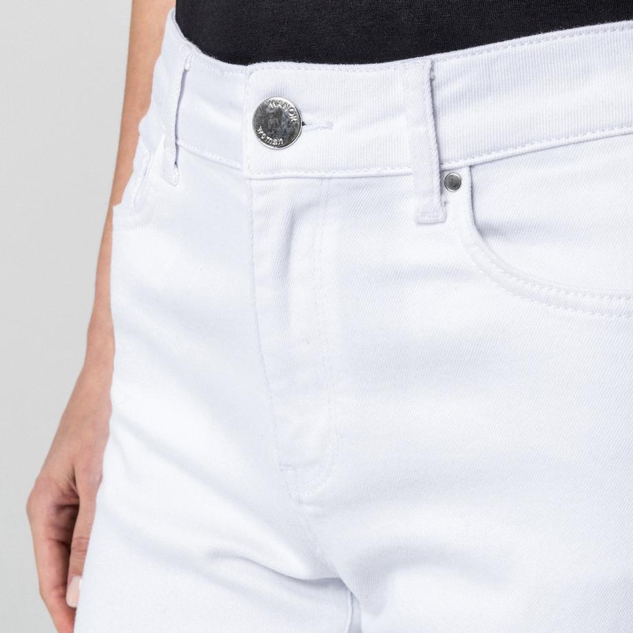 Manor Woman Straight Leg Fit Jeans  