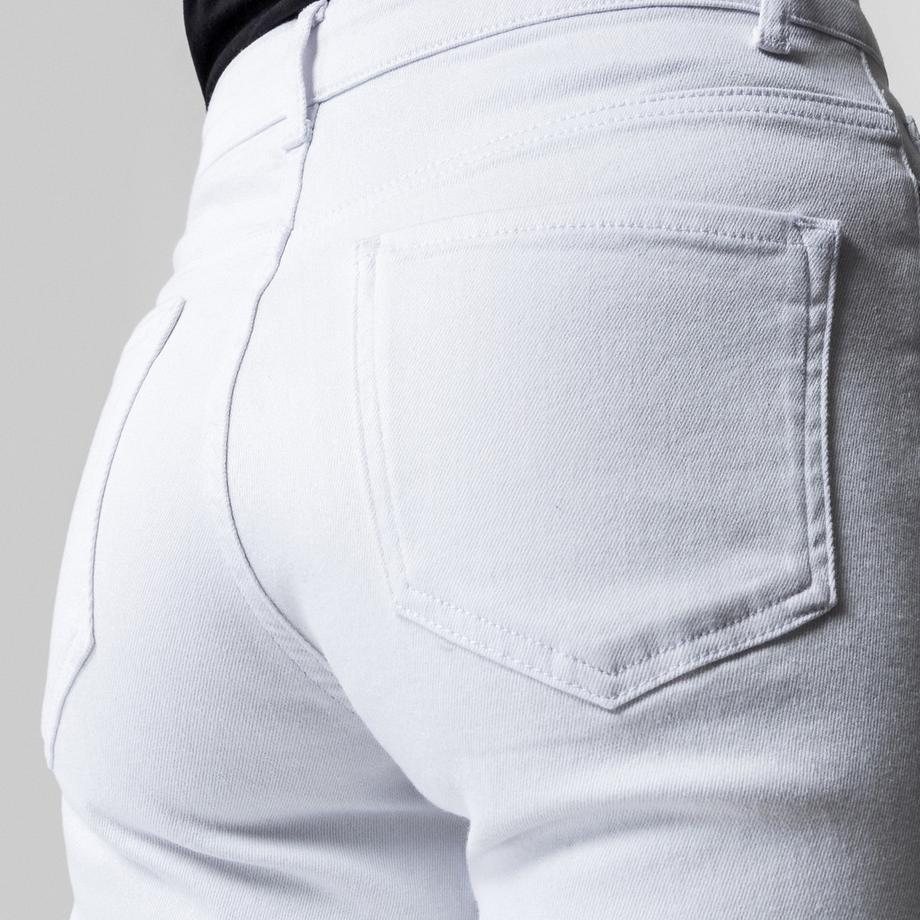 Manor Woman Straight Leg Fit Jeans  