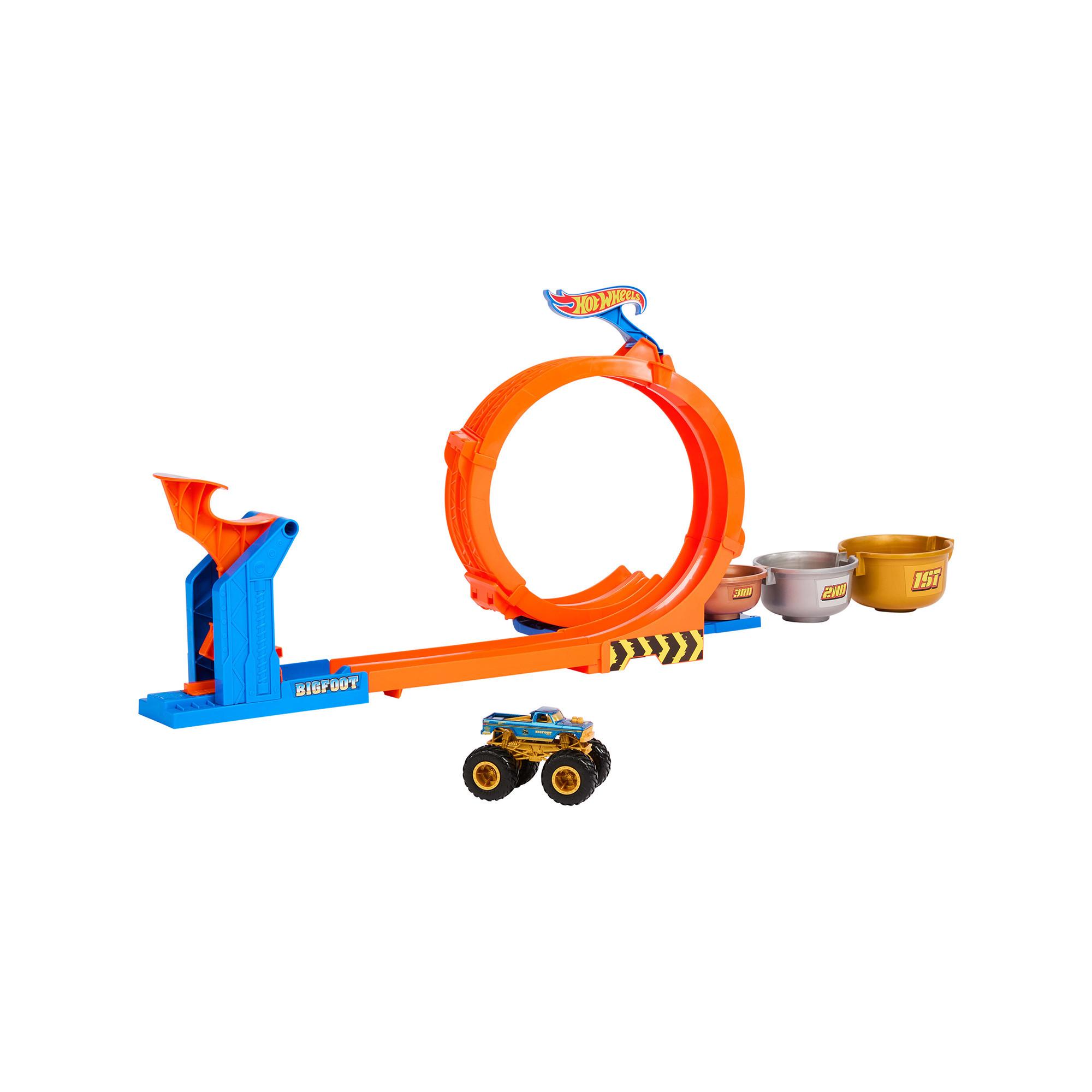 Hot Wheels  Monster Trucks Loop & Flip 