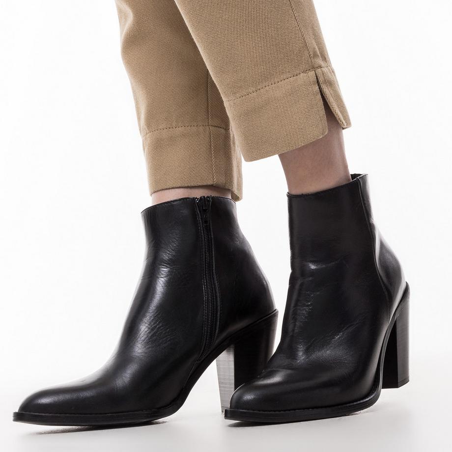 Manor Woman Pantalon Tapered Relaxed Fit  