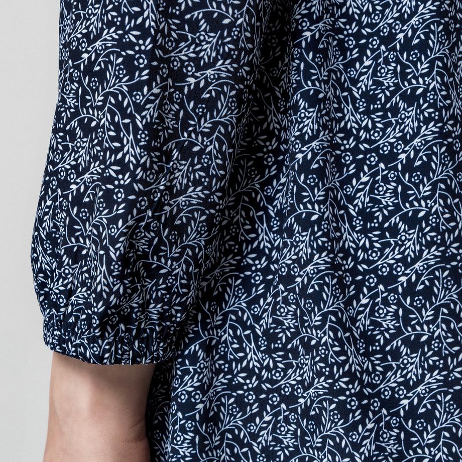 Manor Woman Mini Blumen V-Ausschnitt Langarmkleid  