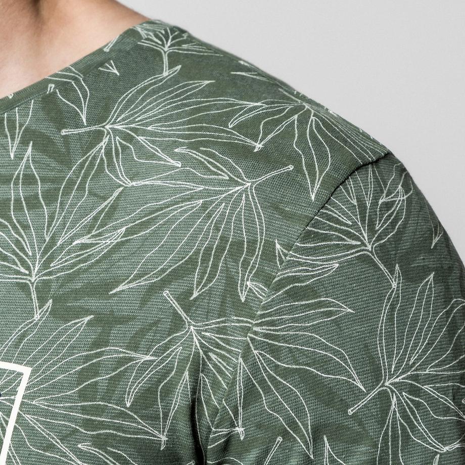 Manor Man Riverhouse French Riviera Leaf Print T-Shirt  