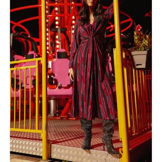 La Petite Etoile Robe Manches Longues Col V Imprimé Géométrique  