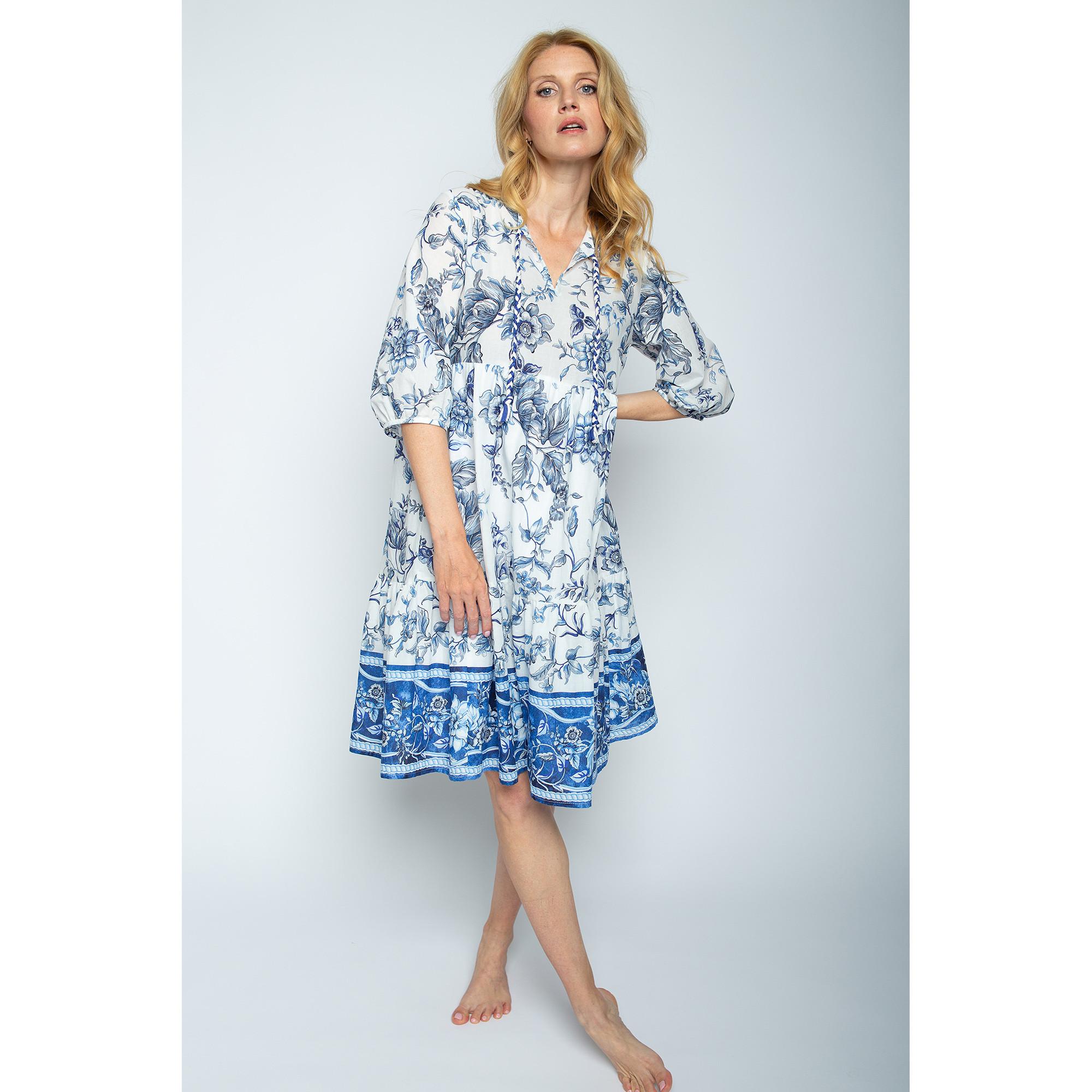 Emily van den Bergh  Robe 