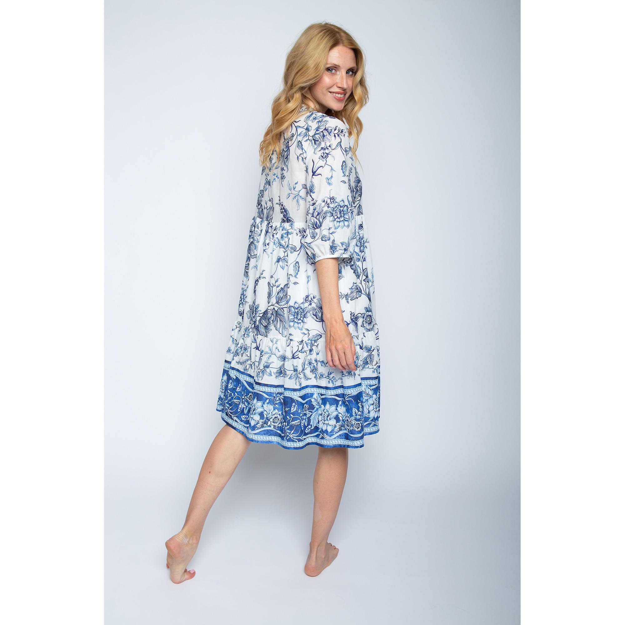 Emily van den Bergh  Robe 