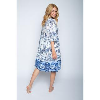 Emily van den Bergh  Robe 