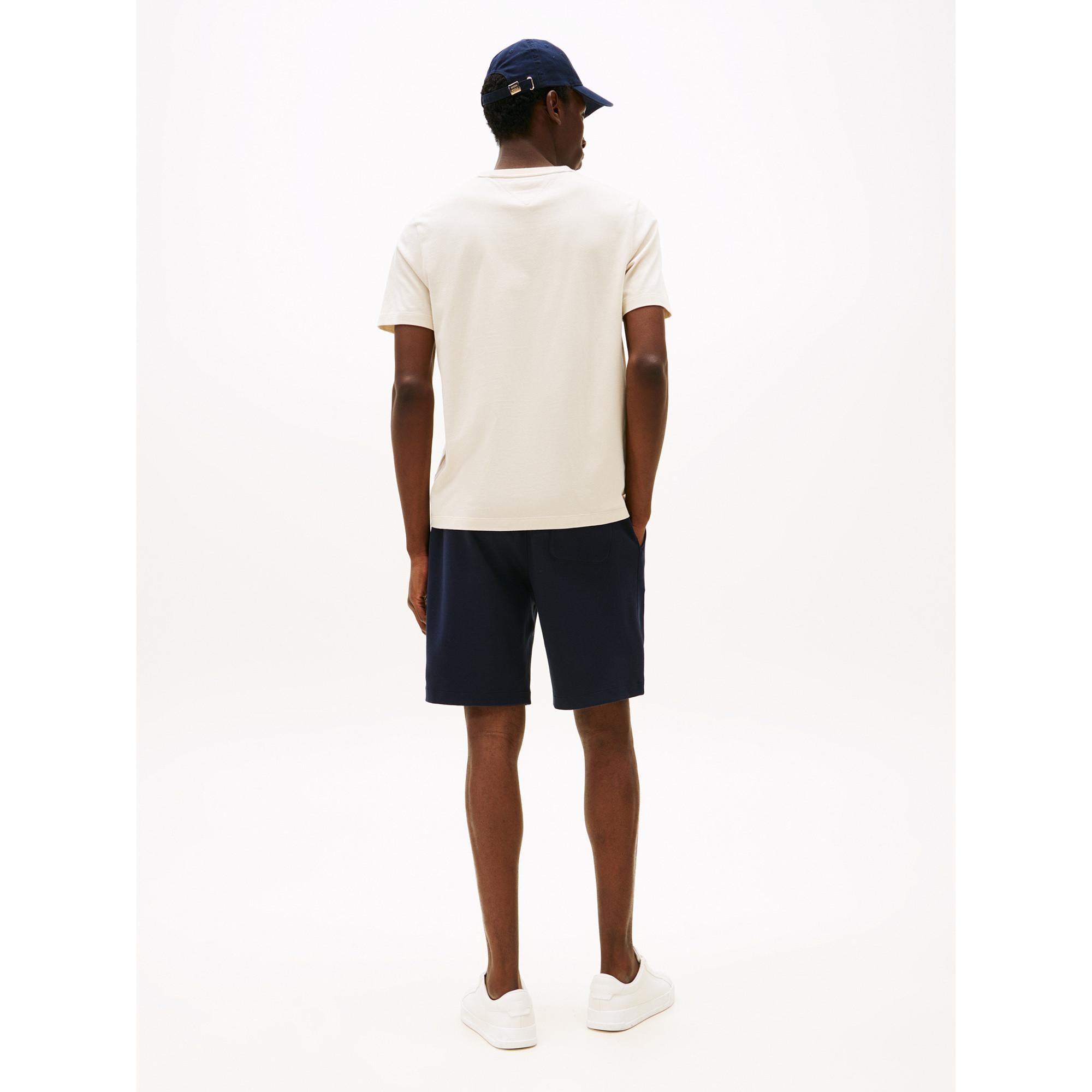 TOMMY HILFIGER ESS Seasonal Regular Fit Solid T-Shirt  