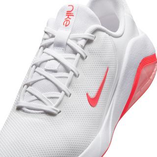 NIKE Wmns Air Zoom Bella 7 Training-Schuhe 