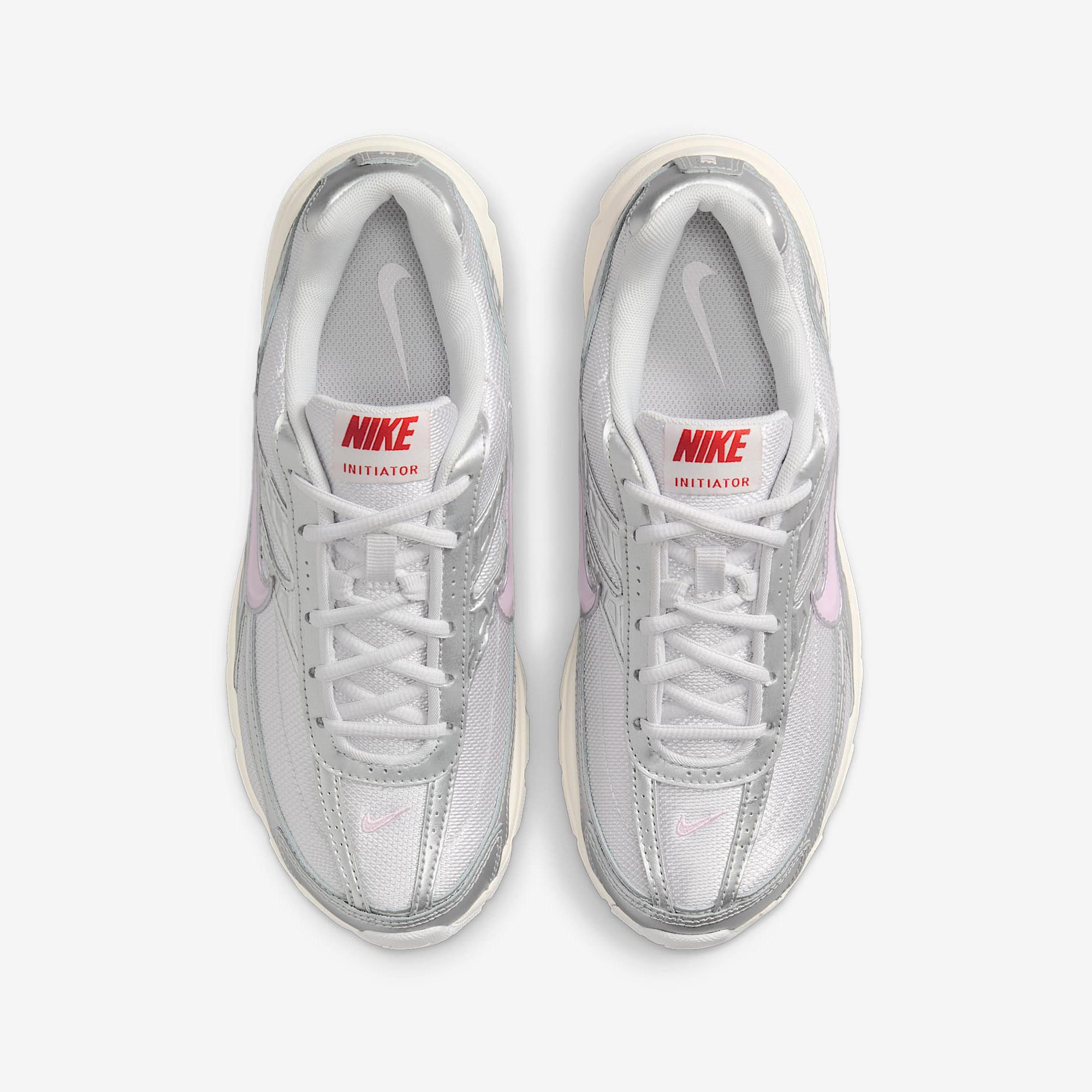 NIKE Wmns Initiator Sneakers, basses 