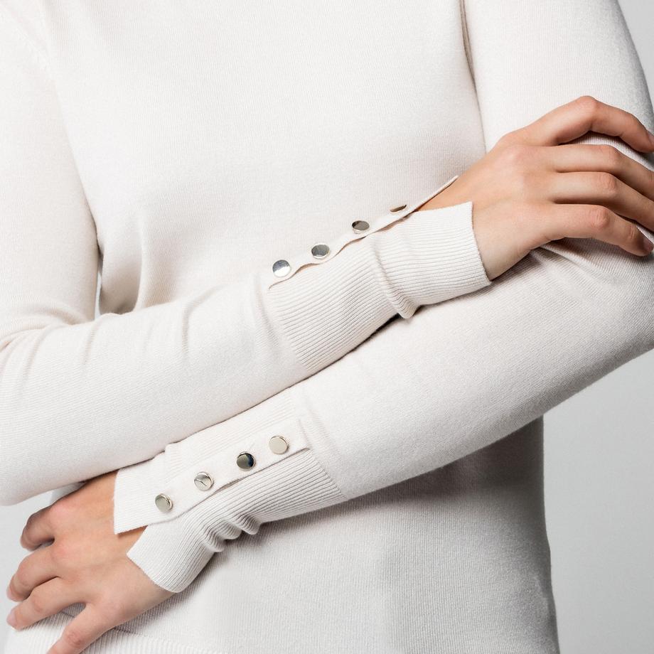 Manor Woman Pull en maille fine avec boutons décoratifs  